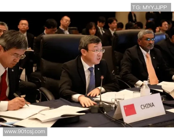 从草根到巅峰足球明星背后的艰辛与奋斗历程 从草根到巅峰足球明星背后的艰辛与奋斗历程