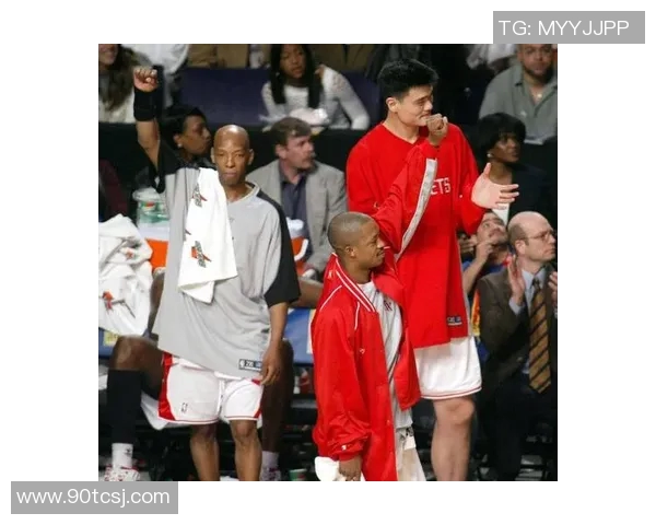 外国足球明星与姚明的跨界友谊与体育精神的完美结合 外国足球明星与姚明的跨界友谊与体育精神的完美结合