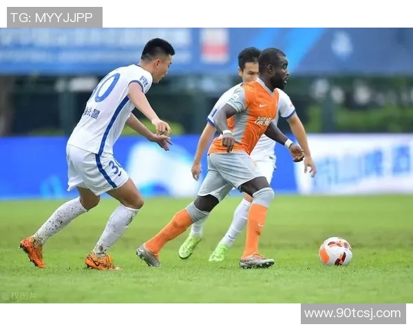 深圳足球队中路突破革新之路探讨与战术分析 深圳足球队中路突破革新之路探讨与战术分析